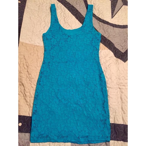 Dresses & Skirts - Too small